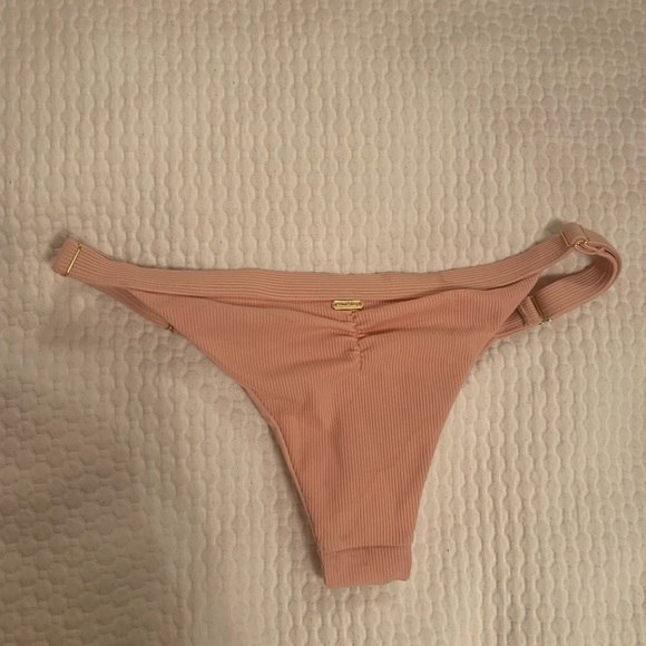 Beach Bunny Bottoms - Picture 4 of 5